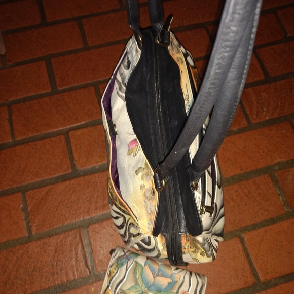 Anushka shoulder bag & wallet - Picture 4 of 4